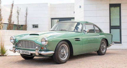 1961 Aston Martin DB4 99c2e740-ad22-4a62-b61b-b5f3d0e988a3.jpg