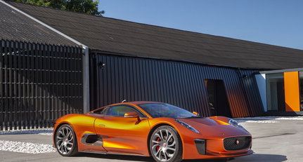 2015 Jaguar CX75 - James Bond movie car - Spectre jaguar-21.jpg