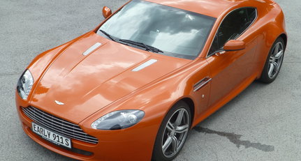 2010 Aston Martin V8 Vantage - V8 Vantage Sportshift N400 No. 24/240 p1180337.jpg