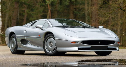 1993 Jaguar XJ220 - Just 5000 km !! xj220_1.jpg