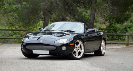 2001 Jaguar XKR xkr_1.jpg