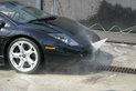 Lamborghini-Werksfahrer Valentino Balboni lädt ein Lamborghini-Werksfahrer Valentino Balboni lädt ein