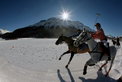 24. Cartier Polo World Cup on Snow: Polo in weiß 24. Cartier Polo World Cup on Snow: Polo in weiß