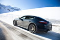 Porsche Panamera Turbo: Schweizer Passkontrolle
