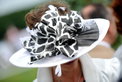 Prix de Diane 2011: Die schönsten Damen auf dem Turf Prix de Diane 2011: Die schönsten Damen auf dem Turf