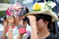 Prix de Diane 2011: Die schönsten Damen auf dem Turf Prix de Diane 2011: Die schönsten Damen auf dem Turf
