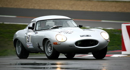 Jaguar E-Type feiert 50. Geburtstag am Nürburgring Jaguar E-Type feiert 50. Geburtstag am Nürburgring