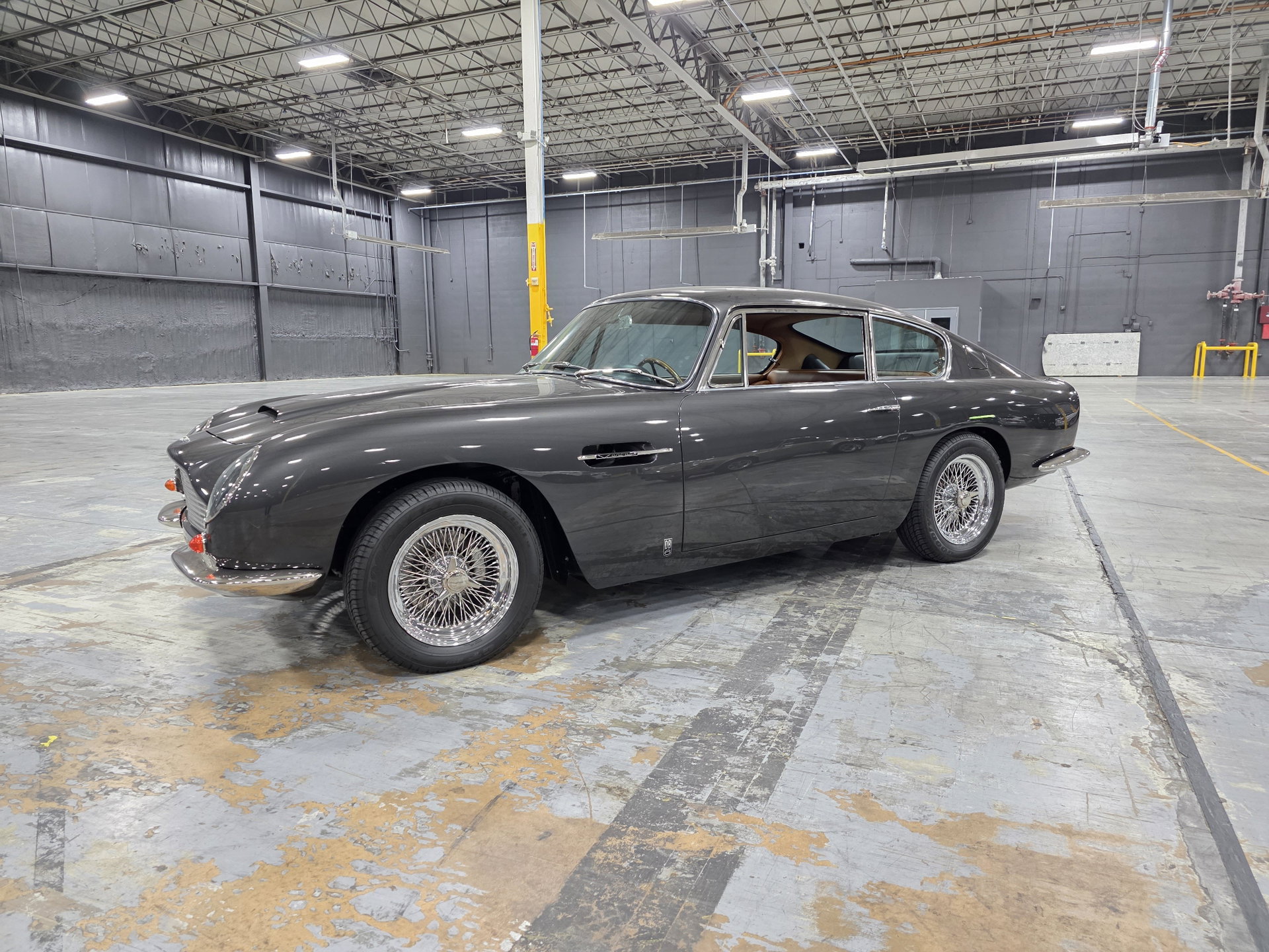 1966 Aston Martin DB6 - Vantage Superleggera, foto 3
