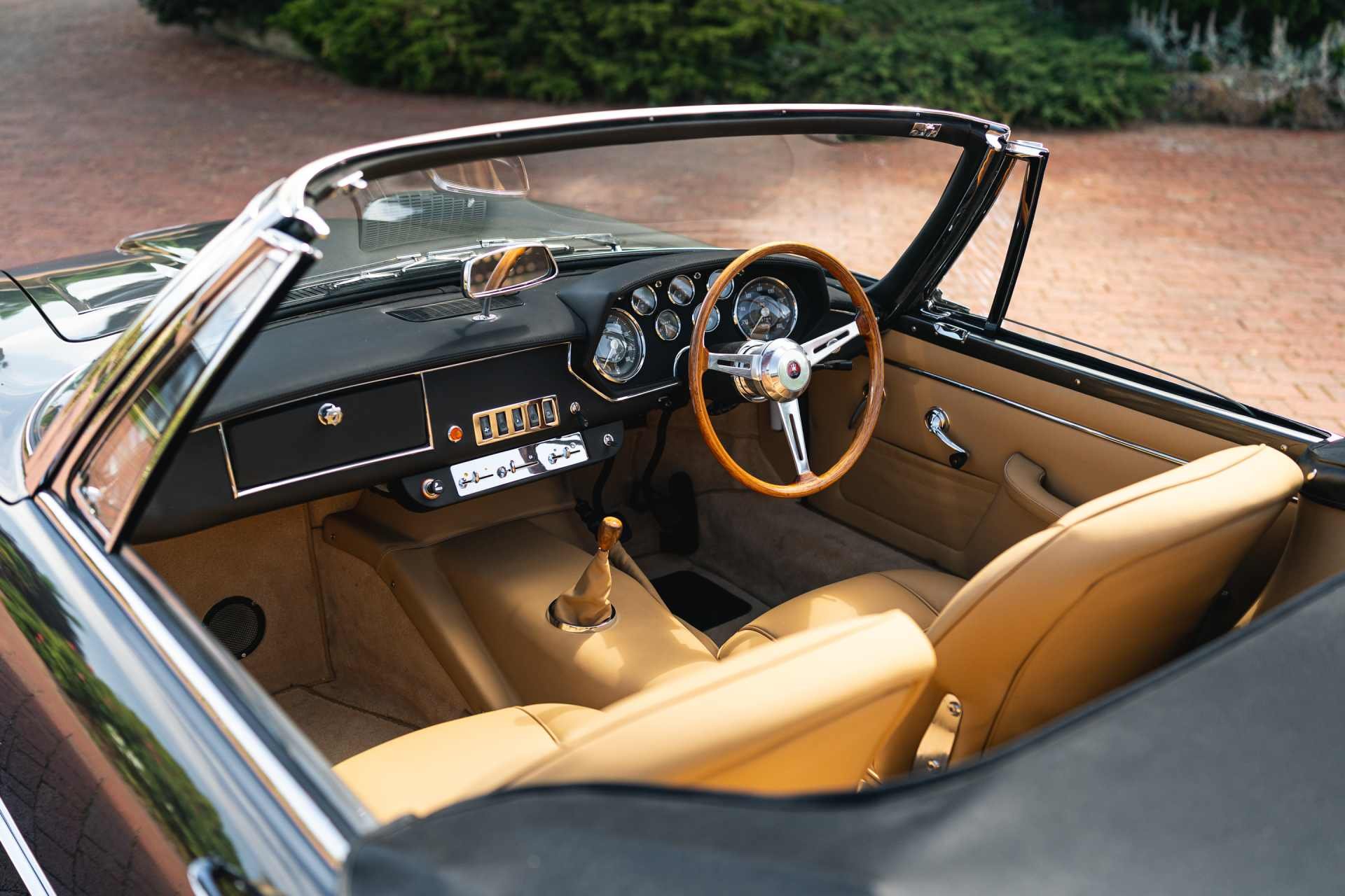 1966 Maserati Mistral - Spyder | RHD & RARE FACTORY HARDTOP, foto 12