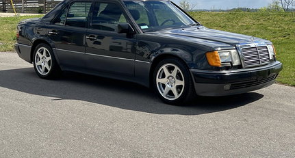 1992 Mercedes-Benz E-Class f8a5d829628e2ebd8a9942deafc4a9ab.jpeg