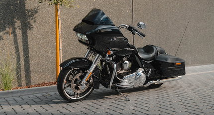 2015 Harley Davidson CVO - 1690 Road Glide Special - Vivid Black - AS NEW condition 119342-1028222-bike-20240926_124643-harley_00.jpg