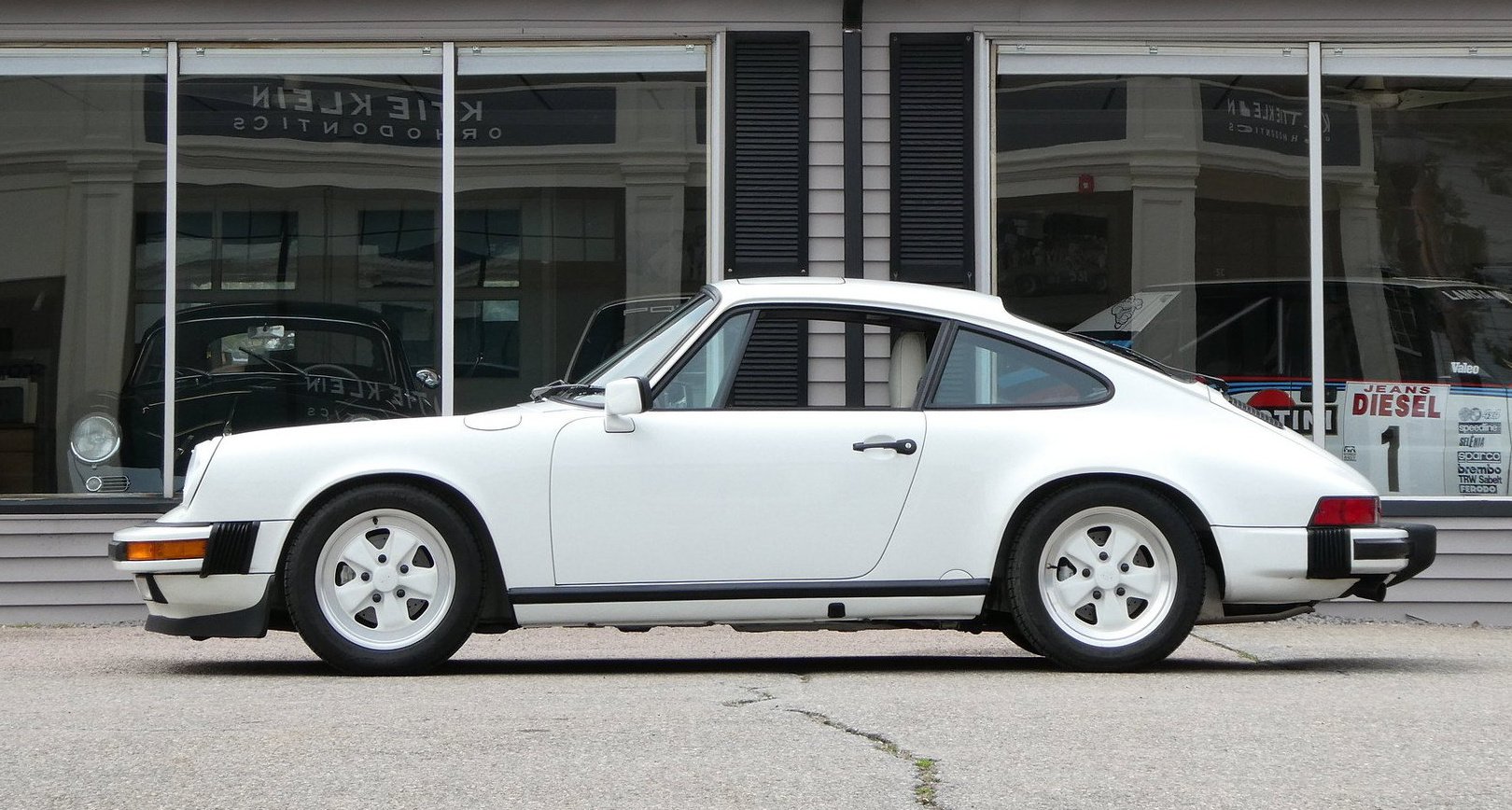 1988 Porsche 911 "G" - G50 speed | all matching numbers | just 29,525 miles from new | original manuals and maintenance booklet | exceptional throughout, foto 1
