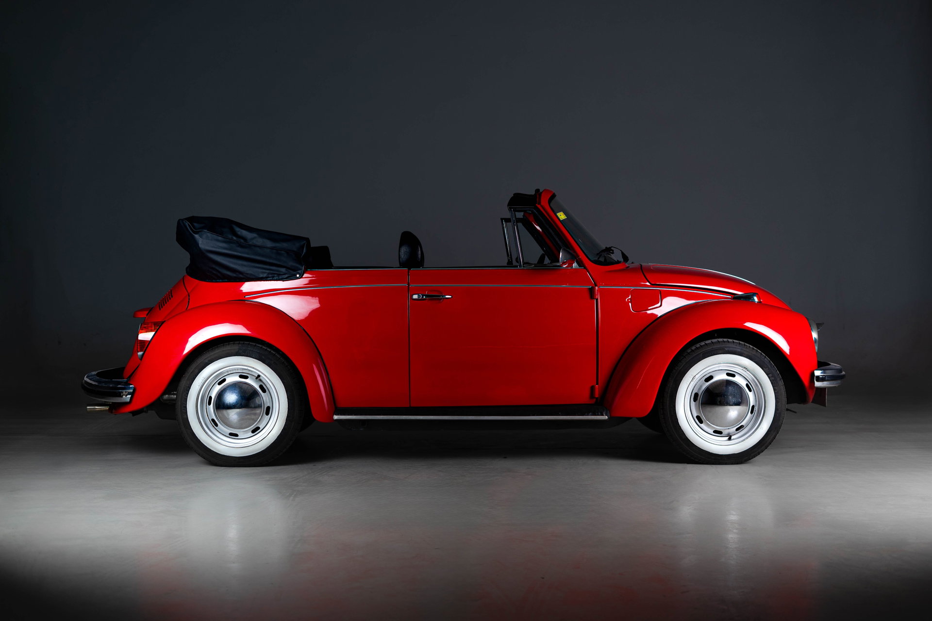 1973 VW Beetle - Volkswagen 1303 S Cabrio of 1973, foto 1