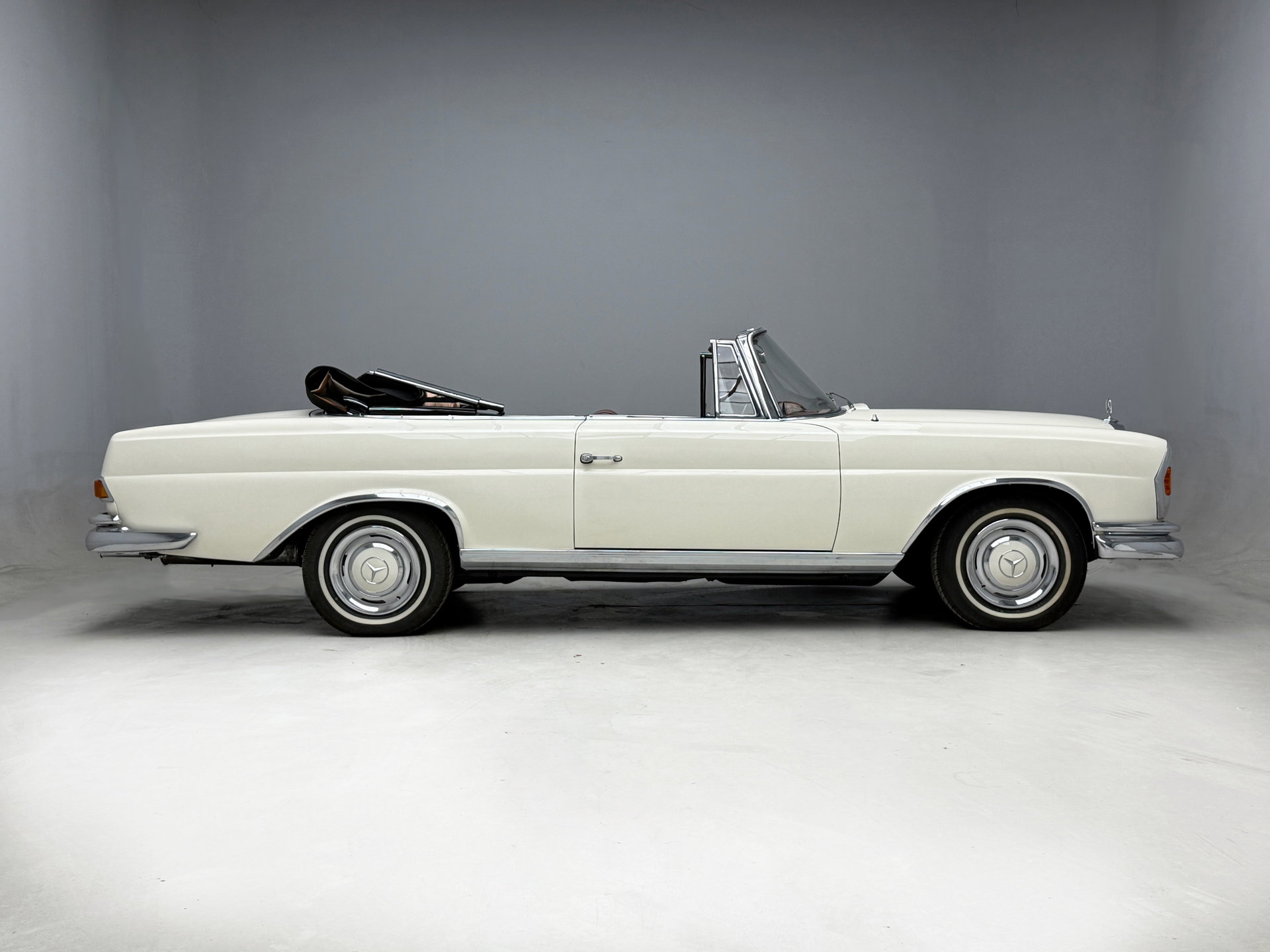 1965 Mercedes-Benz S-Class W111/112 - 1966 Mercedes-Benz 250 SE Cabrio W 111., foto 3
