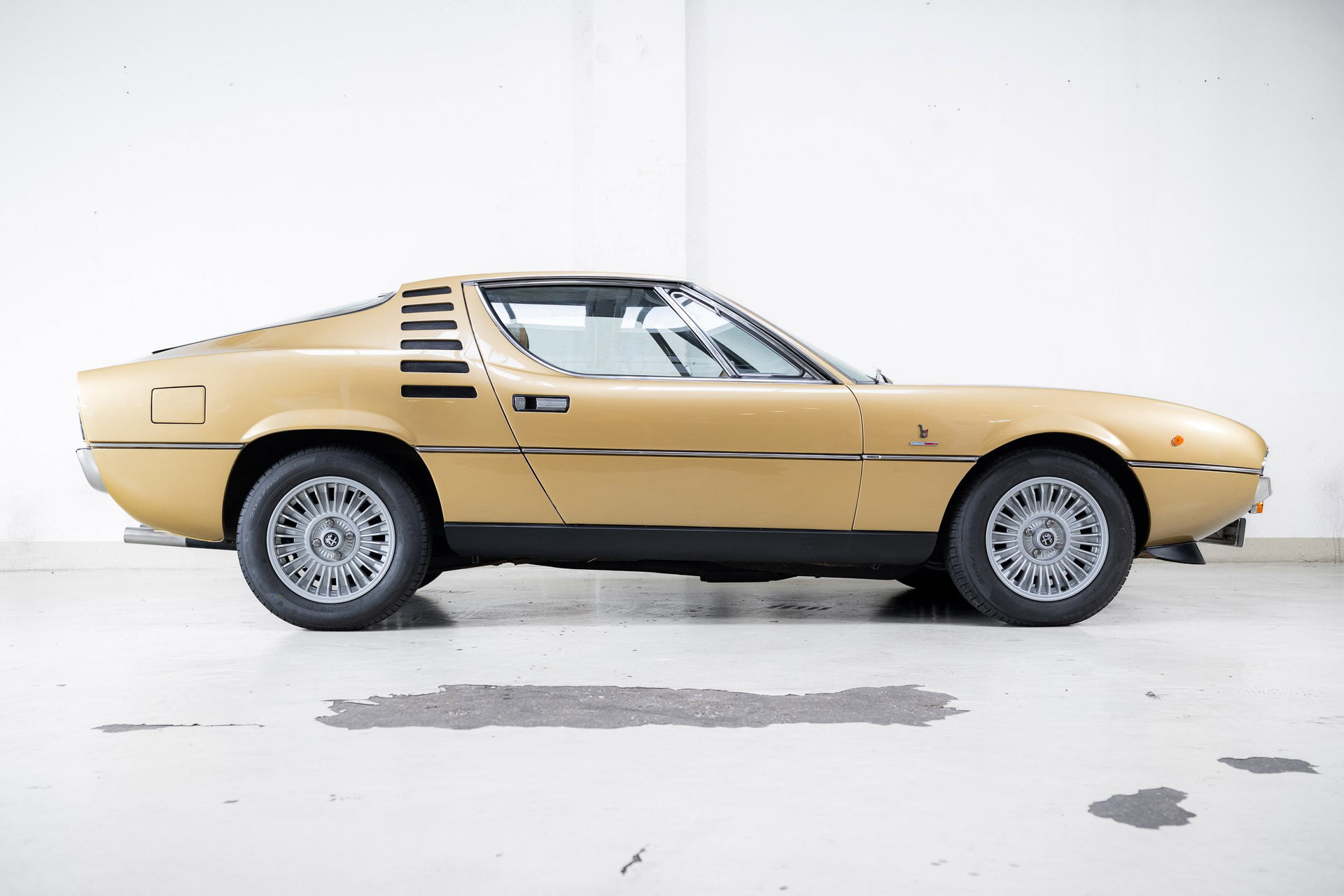 1974 Alfa Romeo Montreal - - Oro Metallizato - Avana -, foto 6