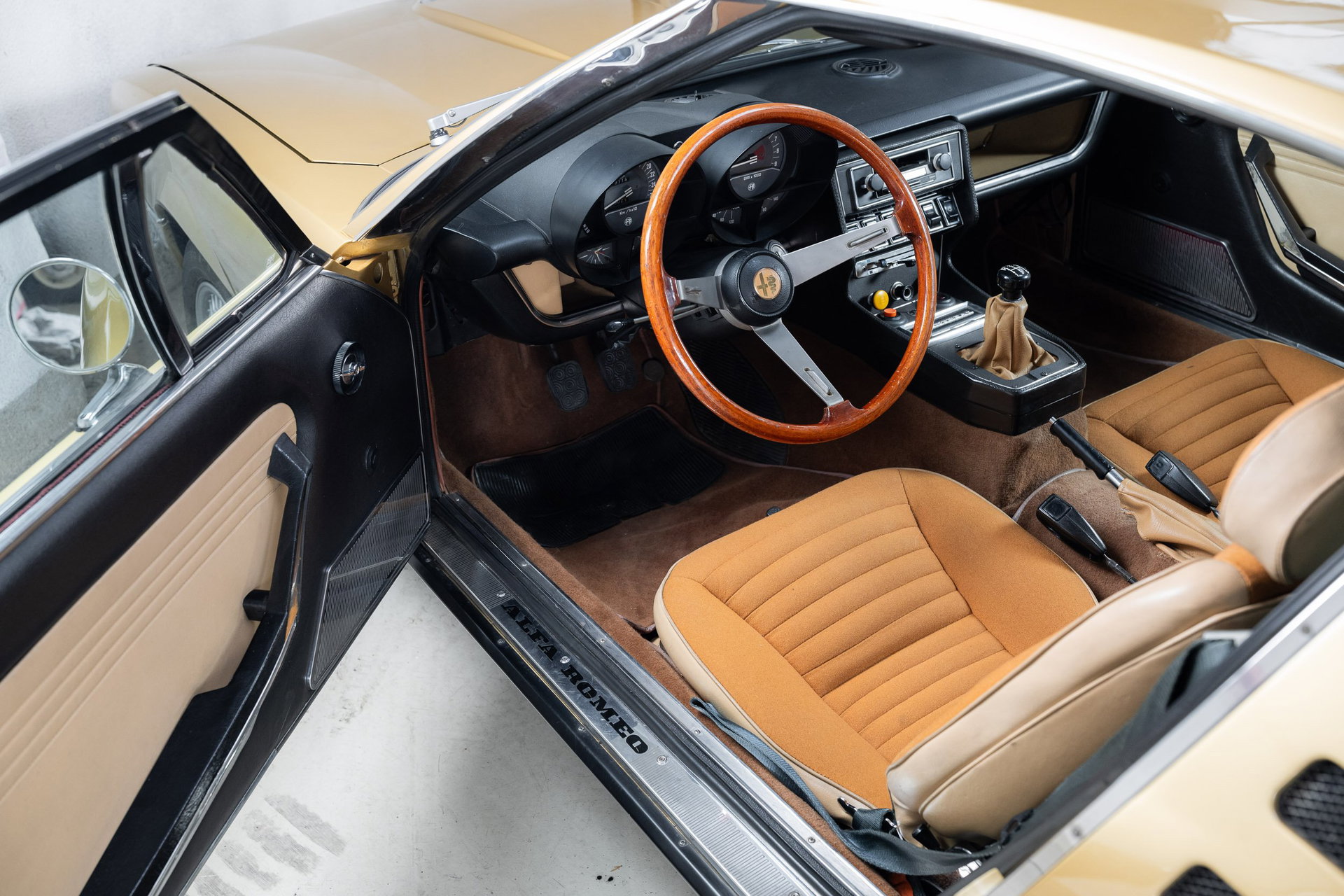 1974 Alfa Romeo Montreal - - Oro Metallizato - Avana -, foto 10