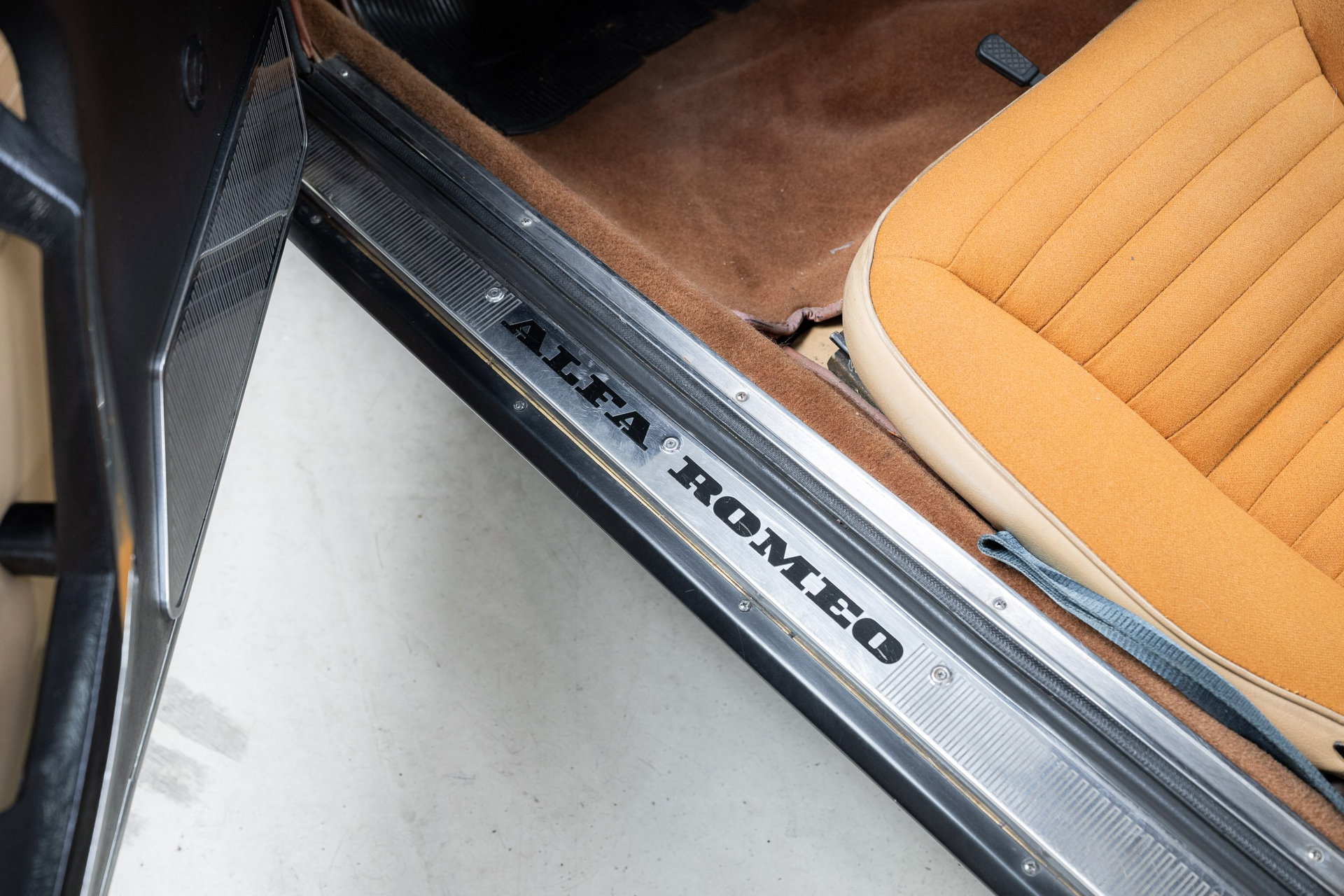 1974 Alfa Romeo Montreal - - Oro Metallizato - Avana -, foto 12