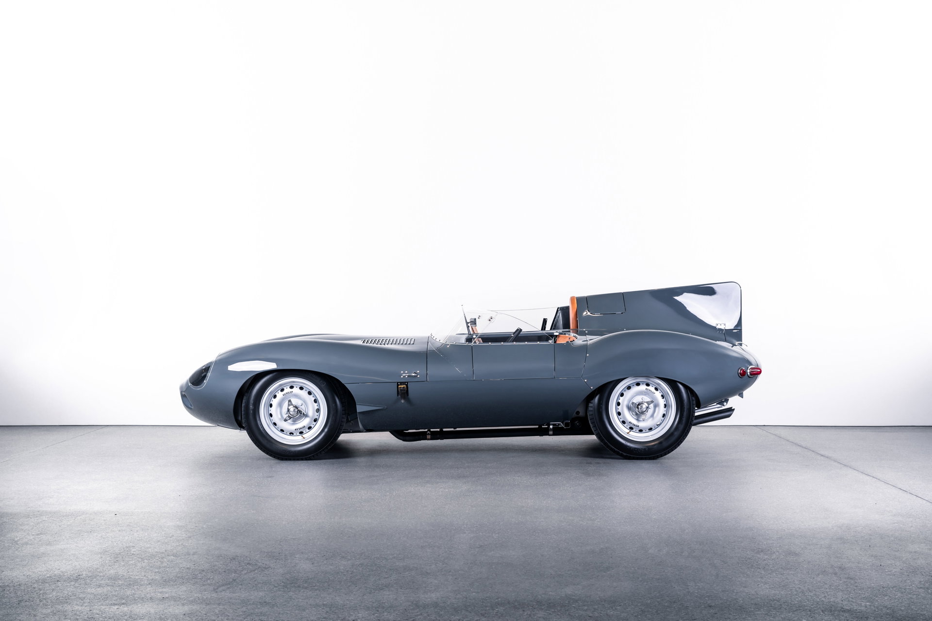 1956 Jaguar D-Type - Long Nose -Recreation by Jaguar Classic 1 of 25, foto 3