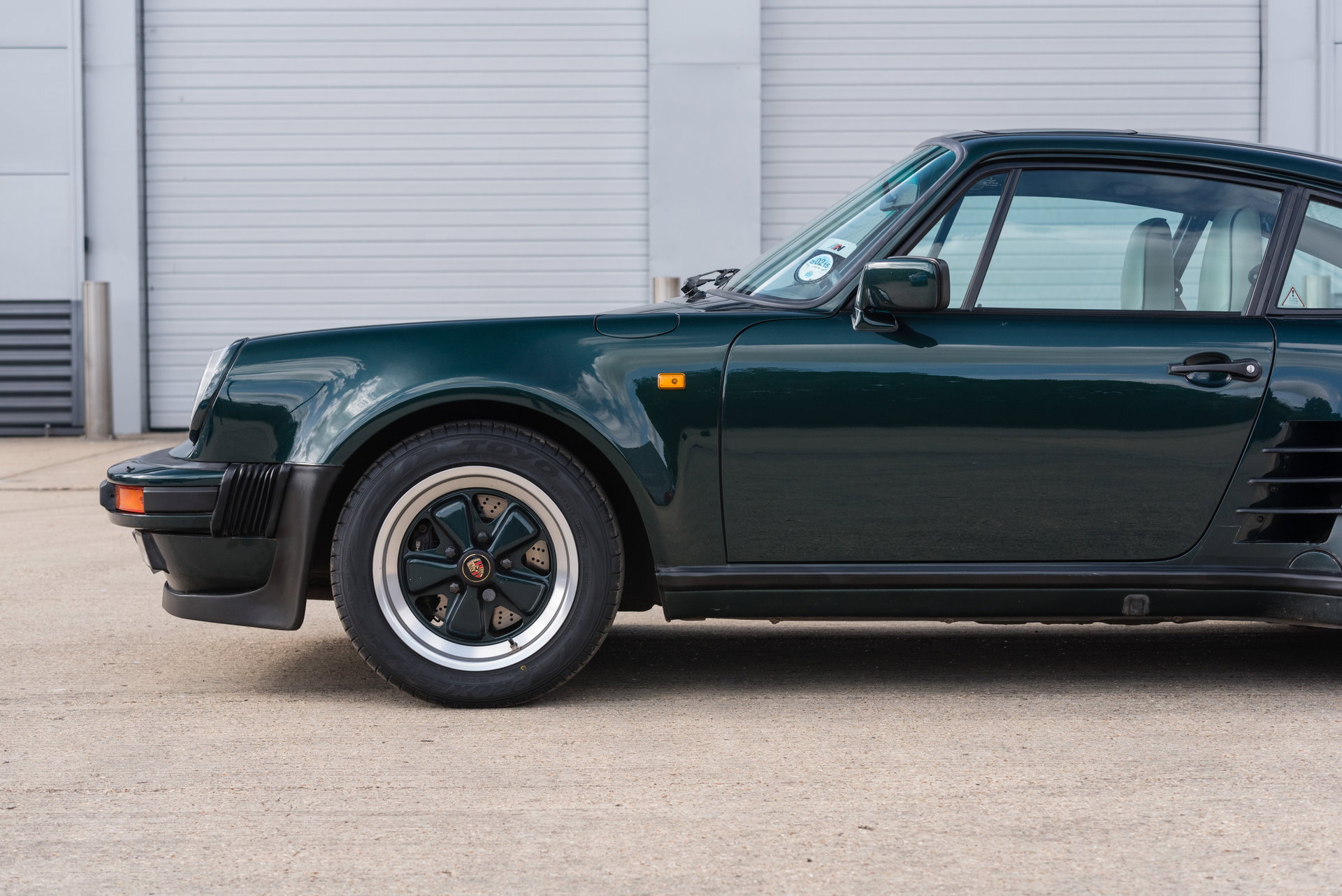 1989 Porsche 911 "G" - Carrera 3.2 Supersport - Specially ordered through Sonderwunsch in Forest Green Metallic, foto 11