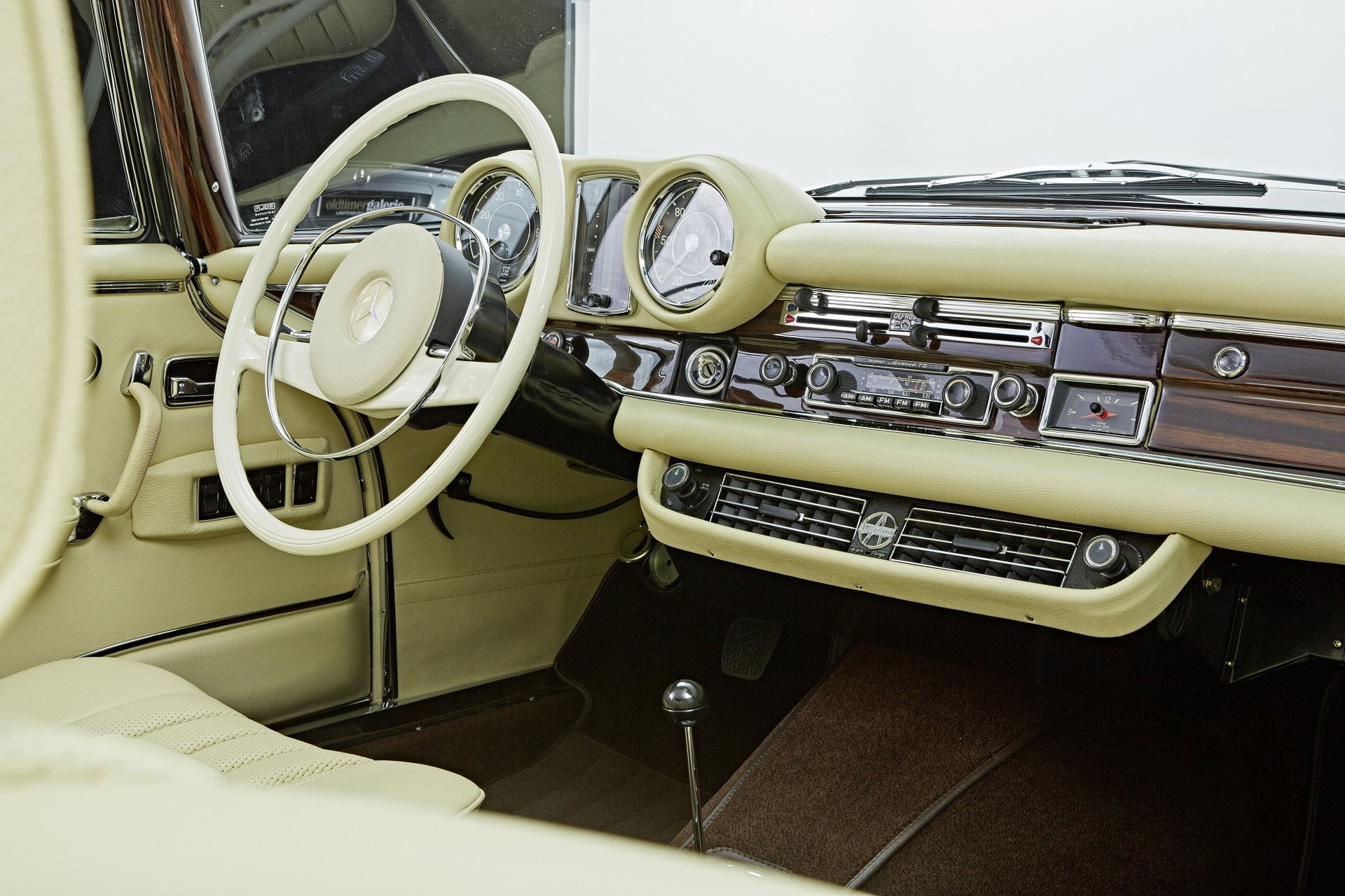 1968 Mercedes-Benz S-Class W111/112 - 280 SE Cabriolet, foto 5