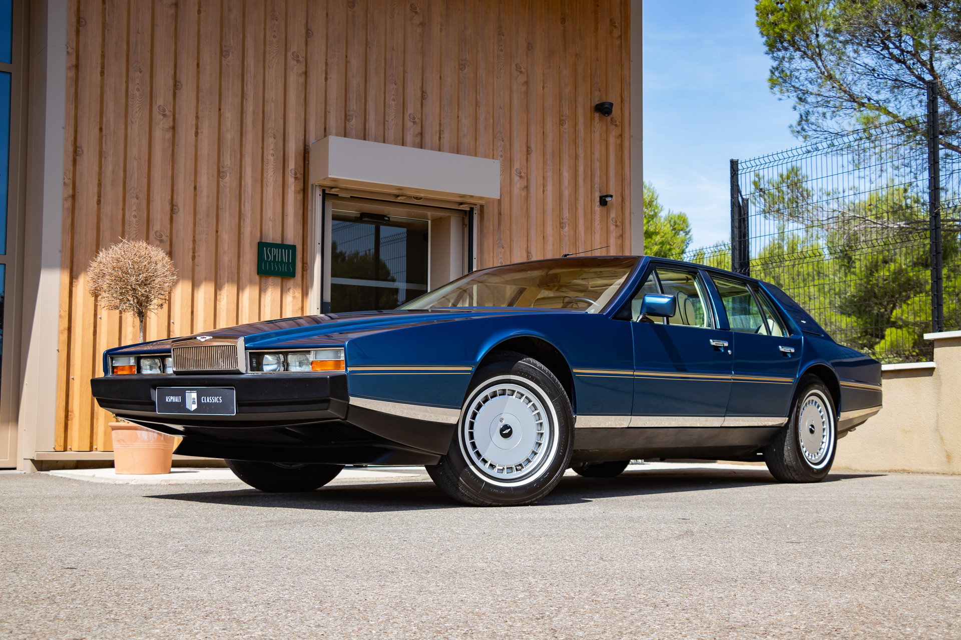 1986 Aston Martin Lagonda - Series 2, foto 3