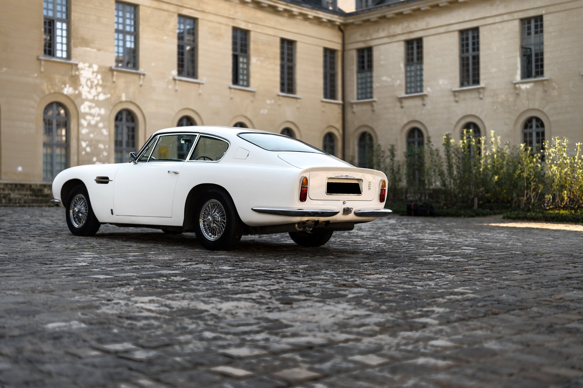 1965 Aston Martin DB6, foto 2