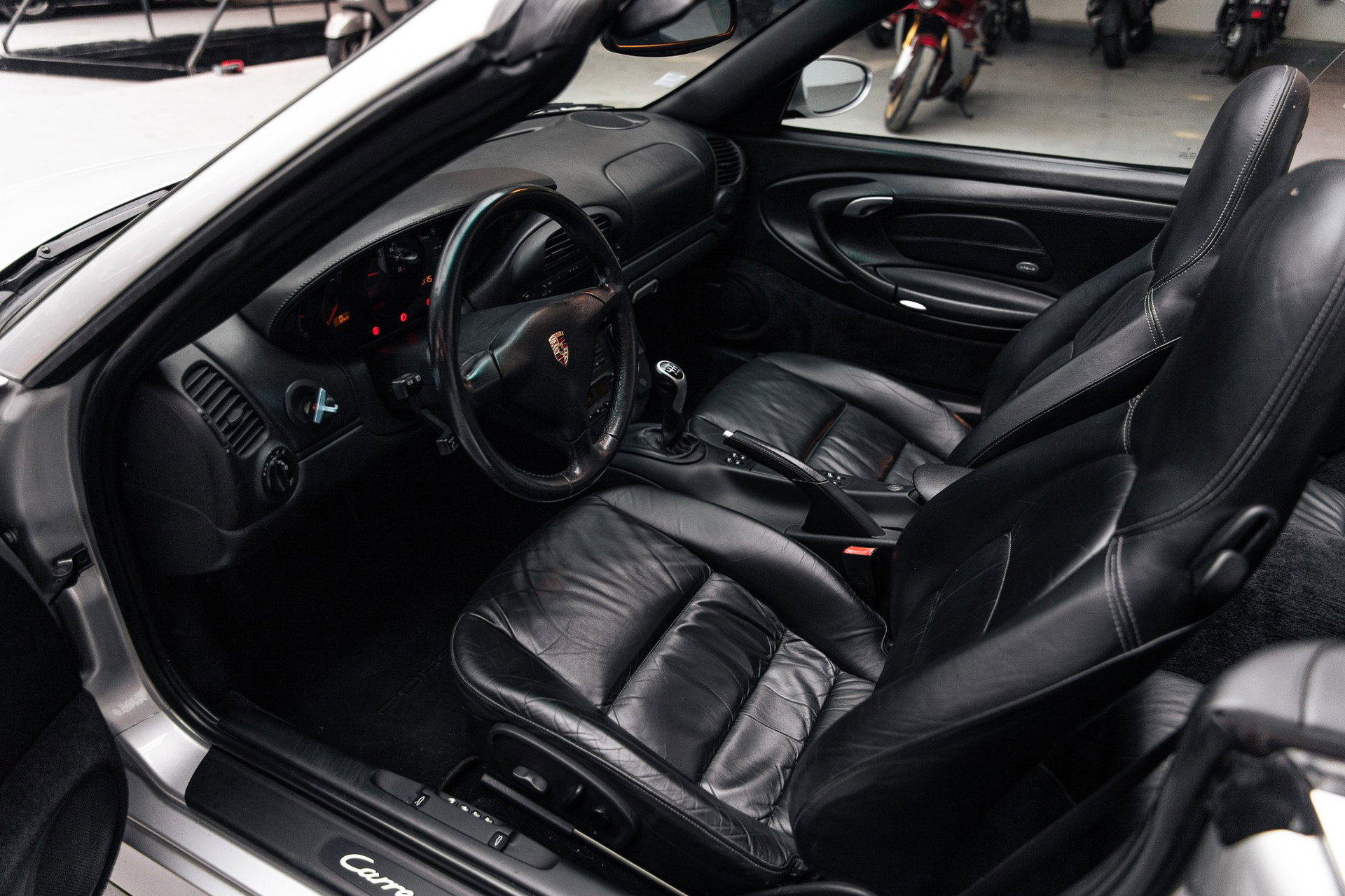 1998 Porsche 911 / 996 Carrera - 4S Cabriolet Manual Transmission, foto 11