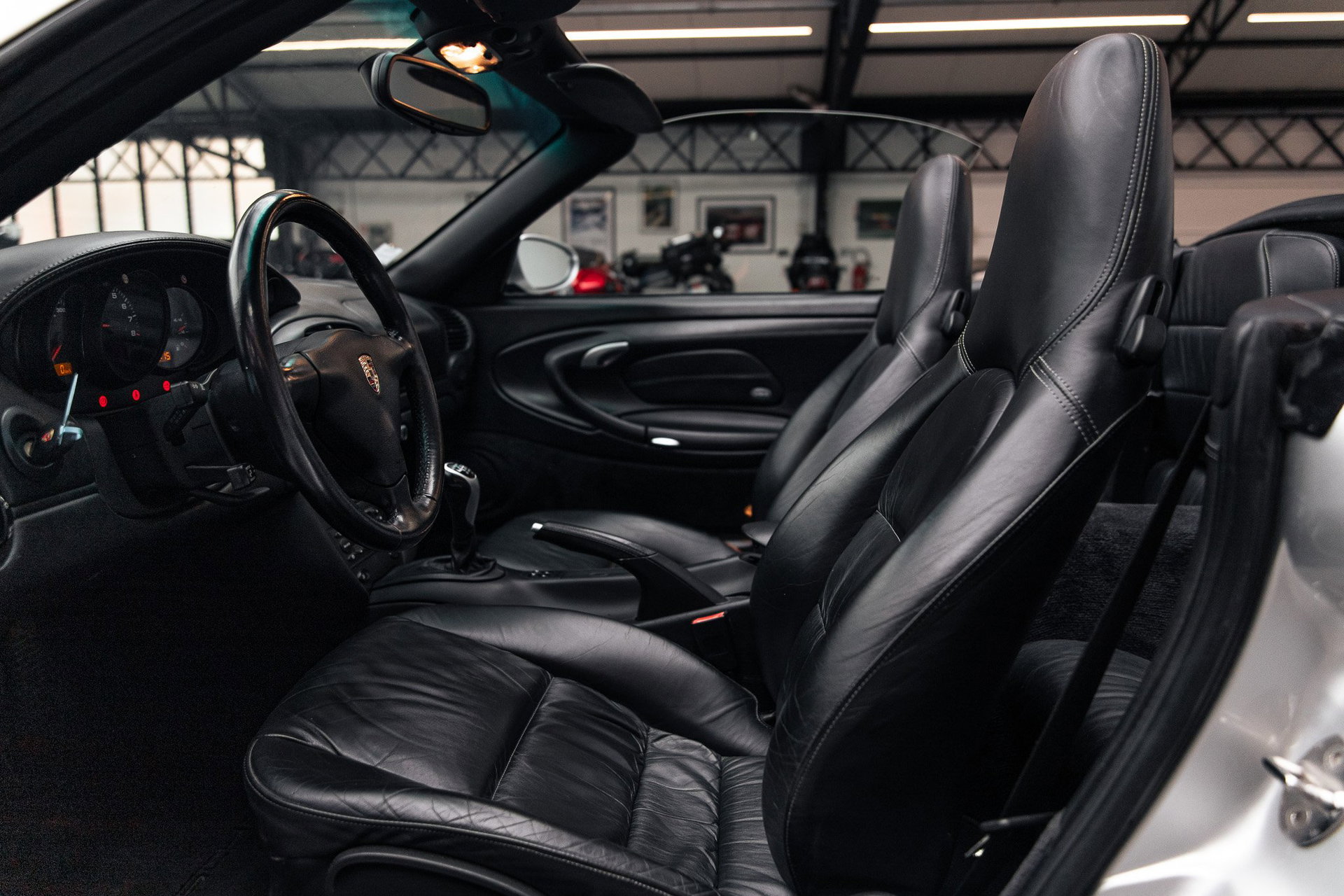 1998 Porsche 911 / 996 Carrera - 4S Cabriolet Manual Transmission, foto 12