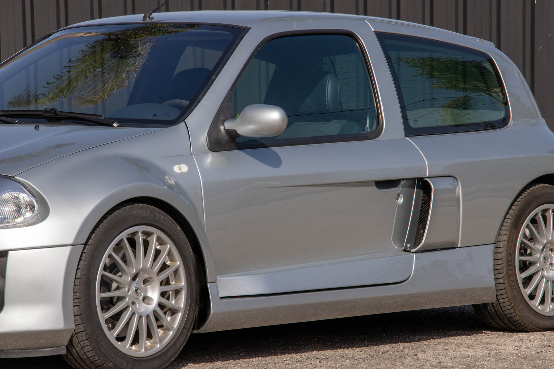 2001 Renault Clio - 3.0 V6 SPORT, foto 3