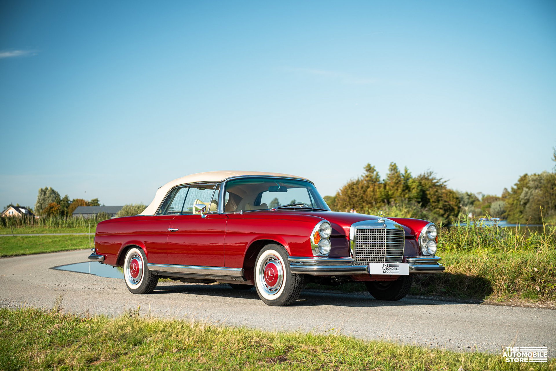 1970 Mercedes-Benz S-Class W111/112 - 280SE Cabriolet, foto 1