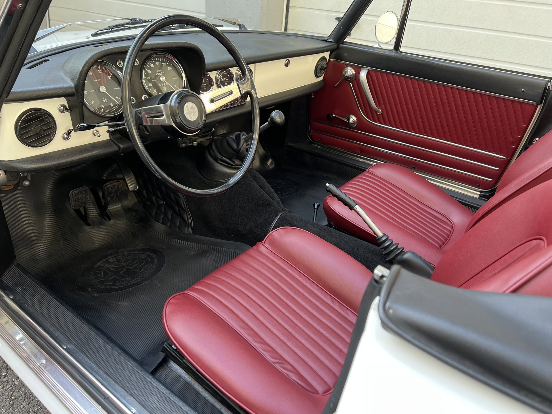 1969 Alfa Romeo Spider - 1300 "osso di seppia", foto 9