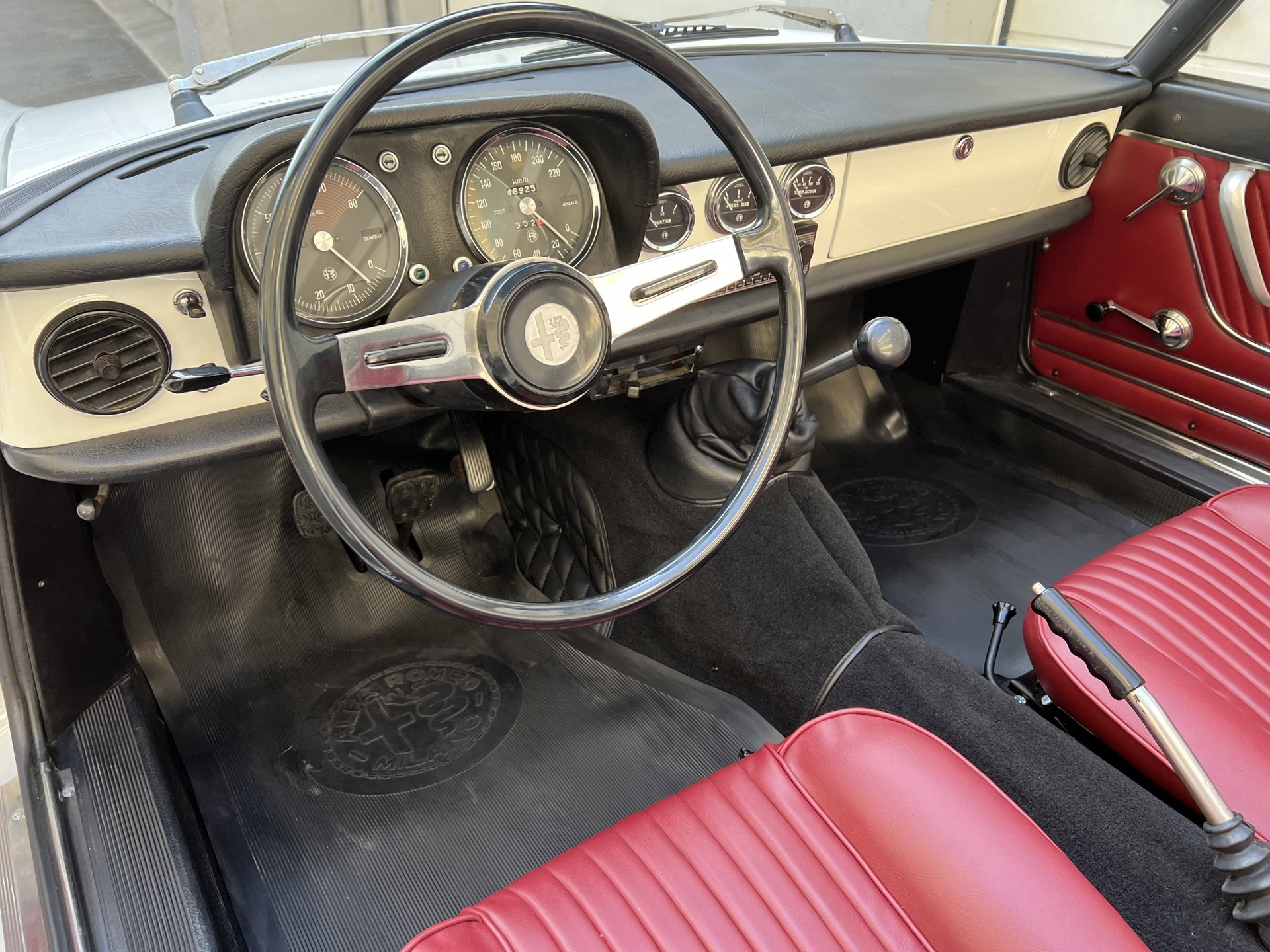 1969 Alfa Romeo Spider - 1300 "osso di seppia", foto 10