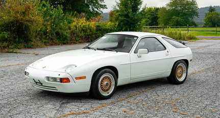 Porsche 928