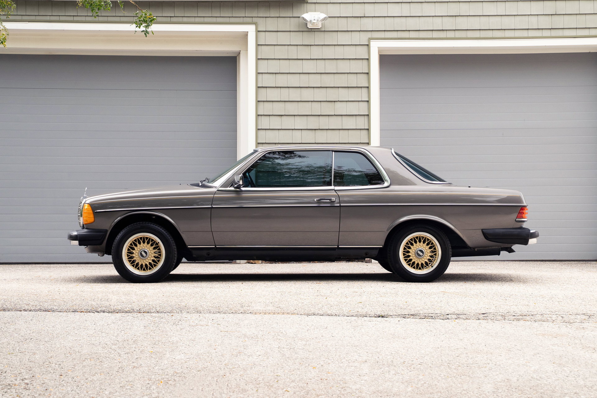 1985 Mercedes-Benz E-Class - Turbodiesel, foto 2