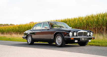 Daimler Double Six