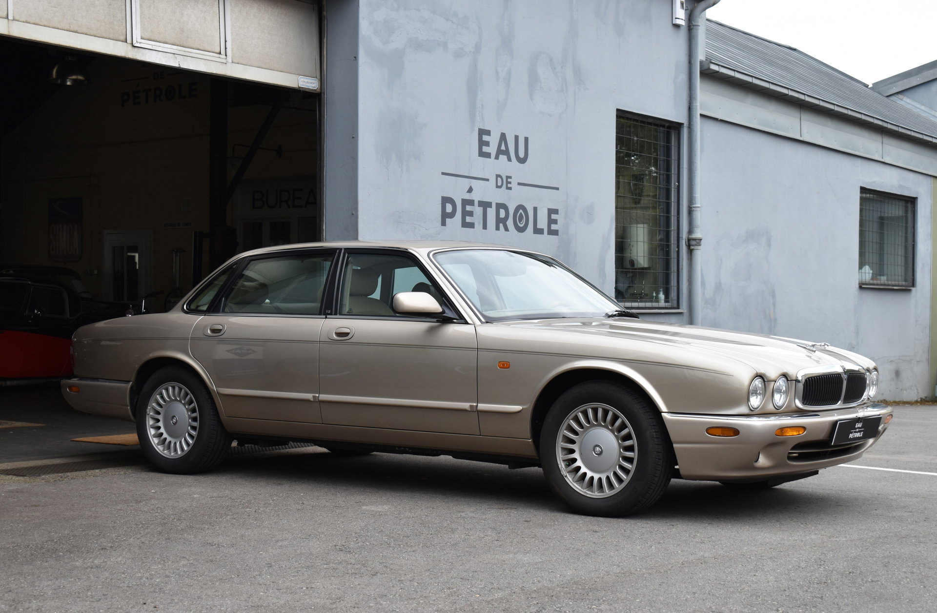 1998 Jaguar XJ8, foto 1