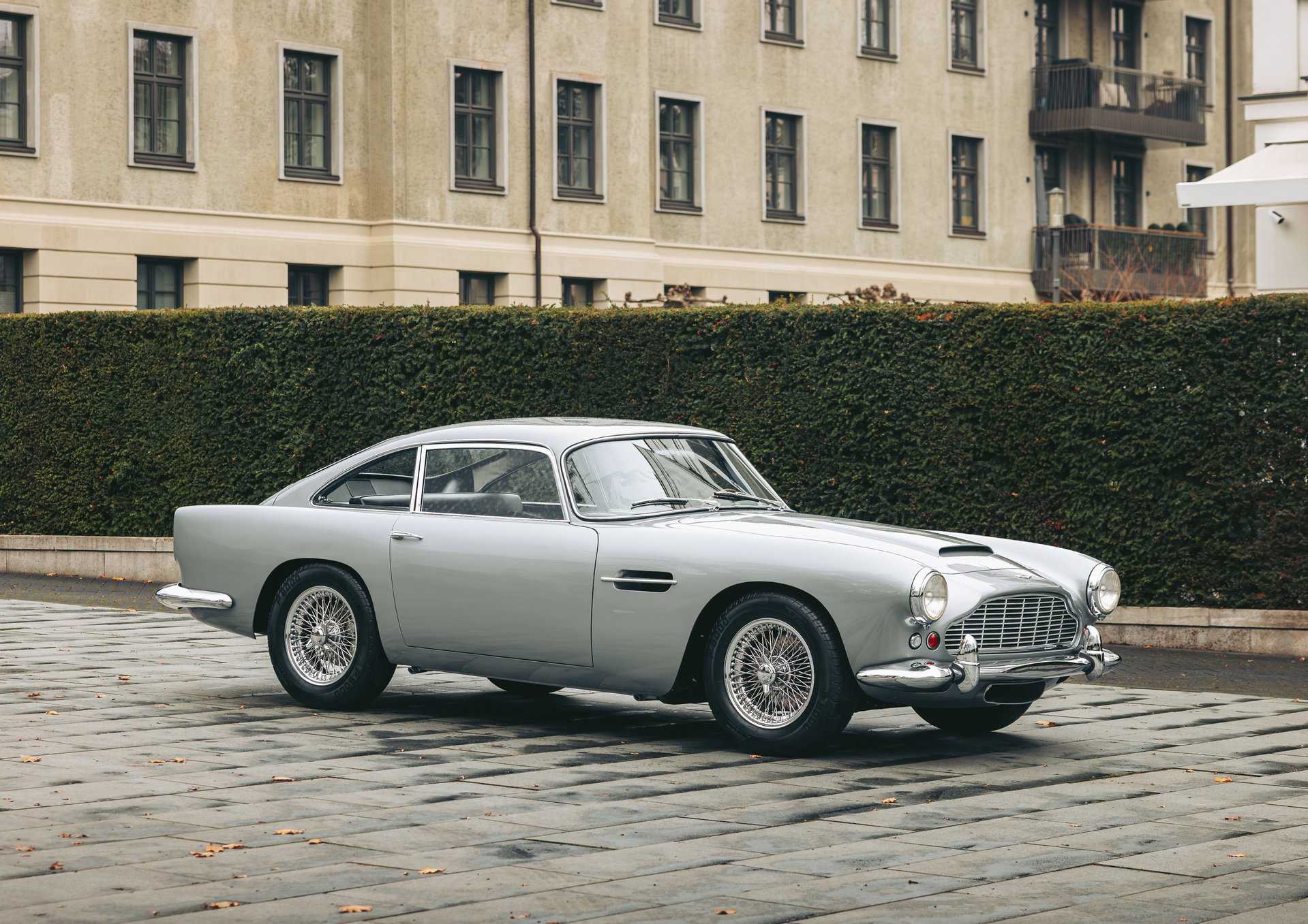 1962 Aston Martin DB4 - Series IV - Factory fitted GT Engine / Overdrive / Left-Hand Drive, foto 3