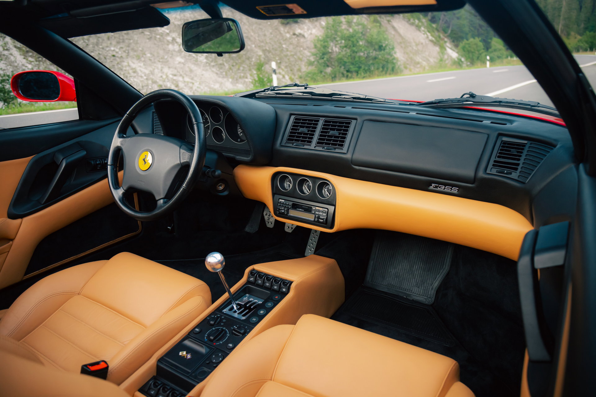 1997 Ferrari F355 - Spider - 2 owners since new - 6-speed manual gearbox, foto 12