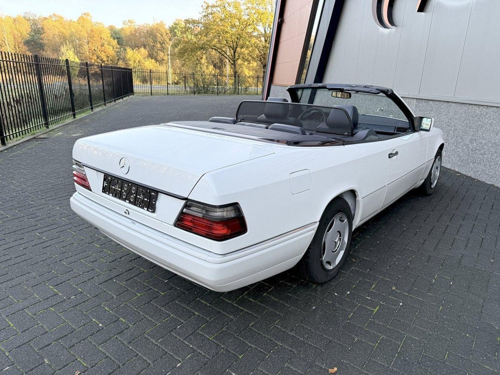 1994 Mercedes-Benz E-Class - E 200, foto 9