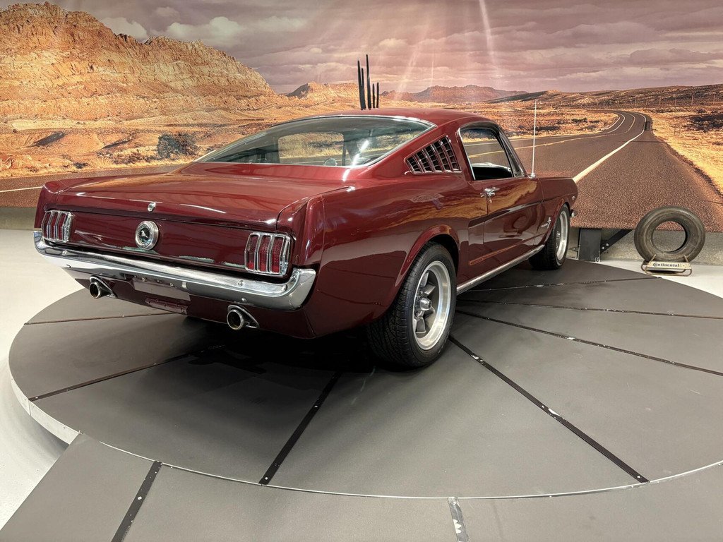 1965 Ford Mustang - Fastback, foto 1