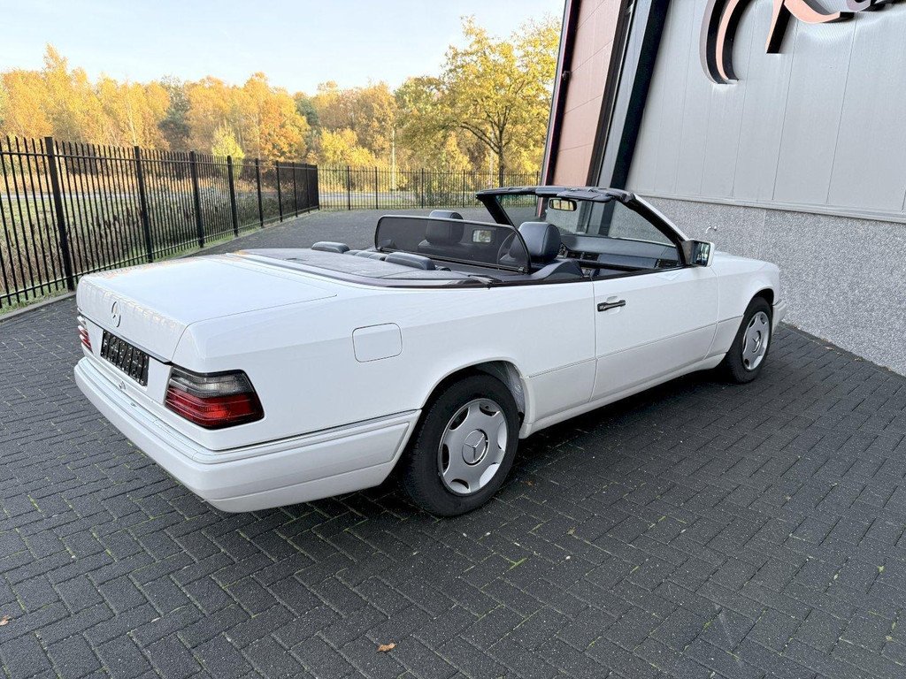 1994 Mercedes-Benz E-Class - E 200, foto 10