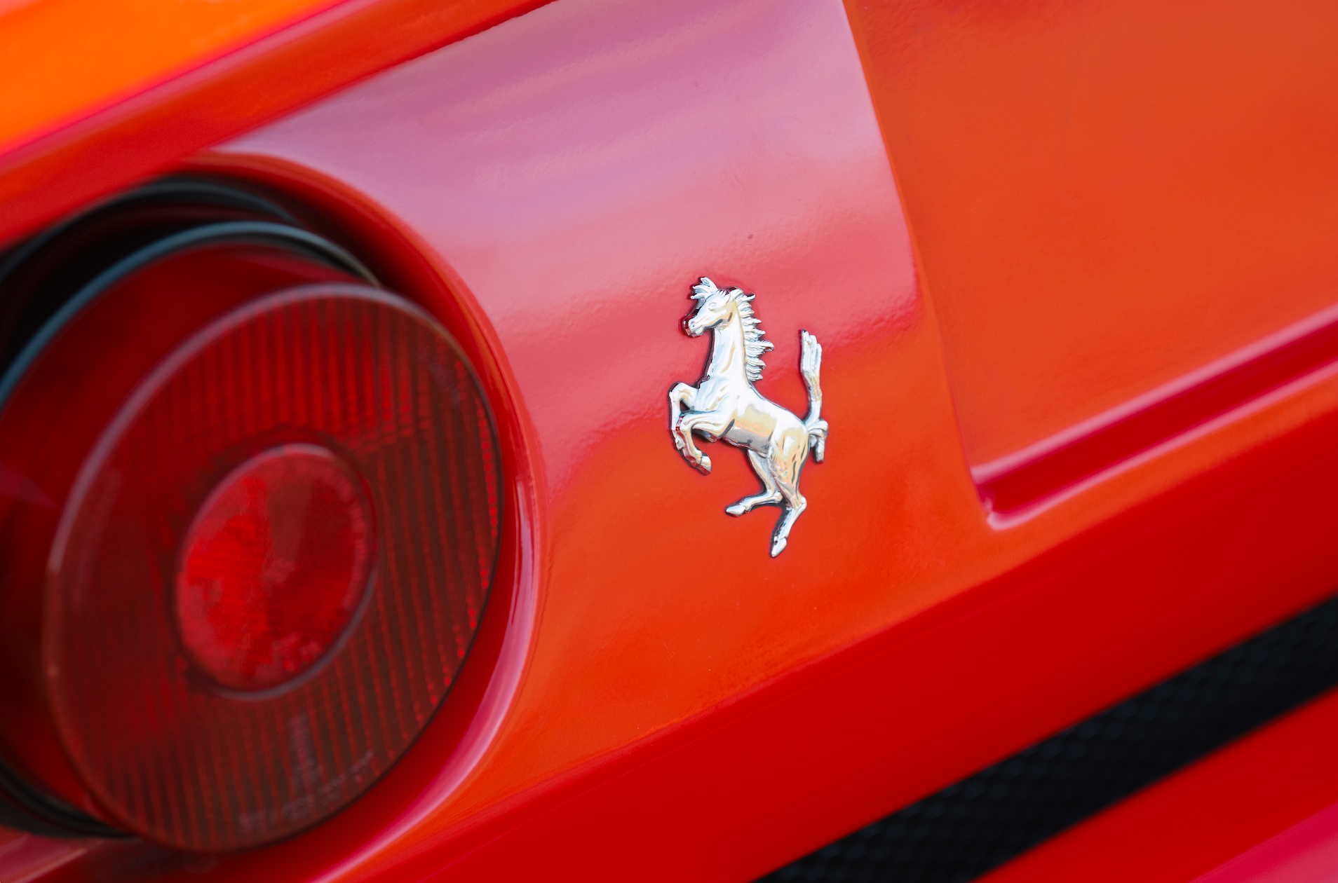 1989 Ferrari 328 - GTS. 49.651 km from new. Just done major service w. new belts and reconditioned Bosch K-Jetronic fuel injection., foto 2