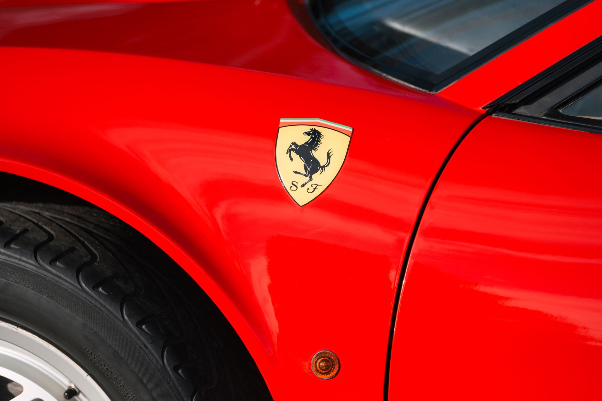 1989 Ferrari 328 - GTS. 49.651 km from new. Just done major service w. new belts and reconditioned Bosch K-Jetronic fuel injection., foto 5