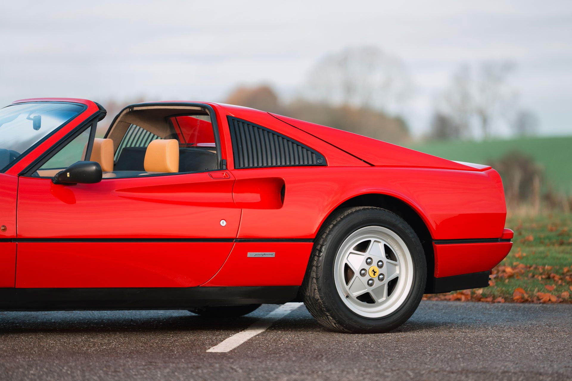 1989 Ferrari 328 - GTS. 49.651 km from new. Just done major service w. new belts and reconditioned Bosch K-Jetronic fuel injection., foto 6