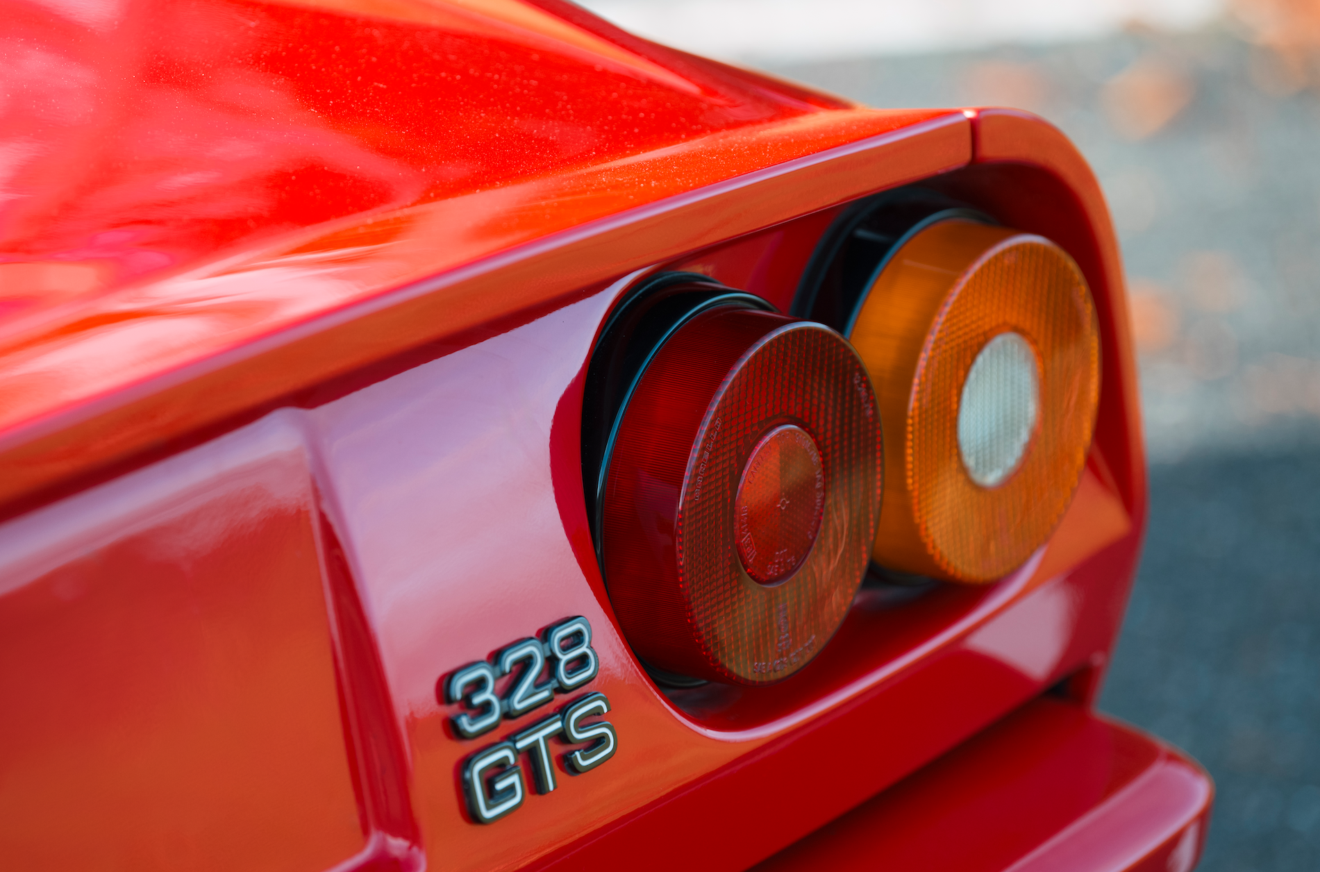 1989 Ferrari 328 - GTS. 49.651 km from new. Just done major service w. new belts and reconditioned Bosch K-Jetronic fuel injection., foto 8