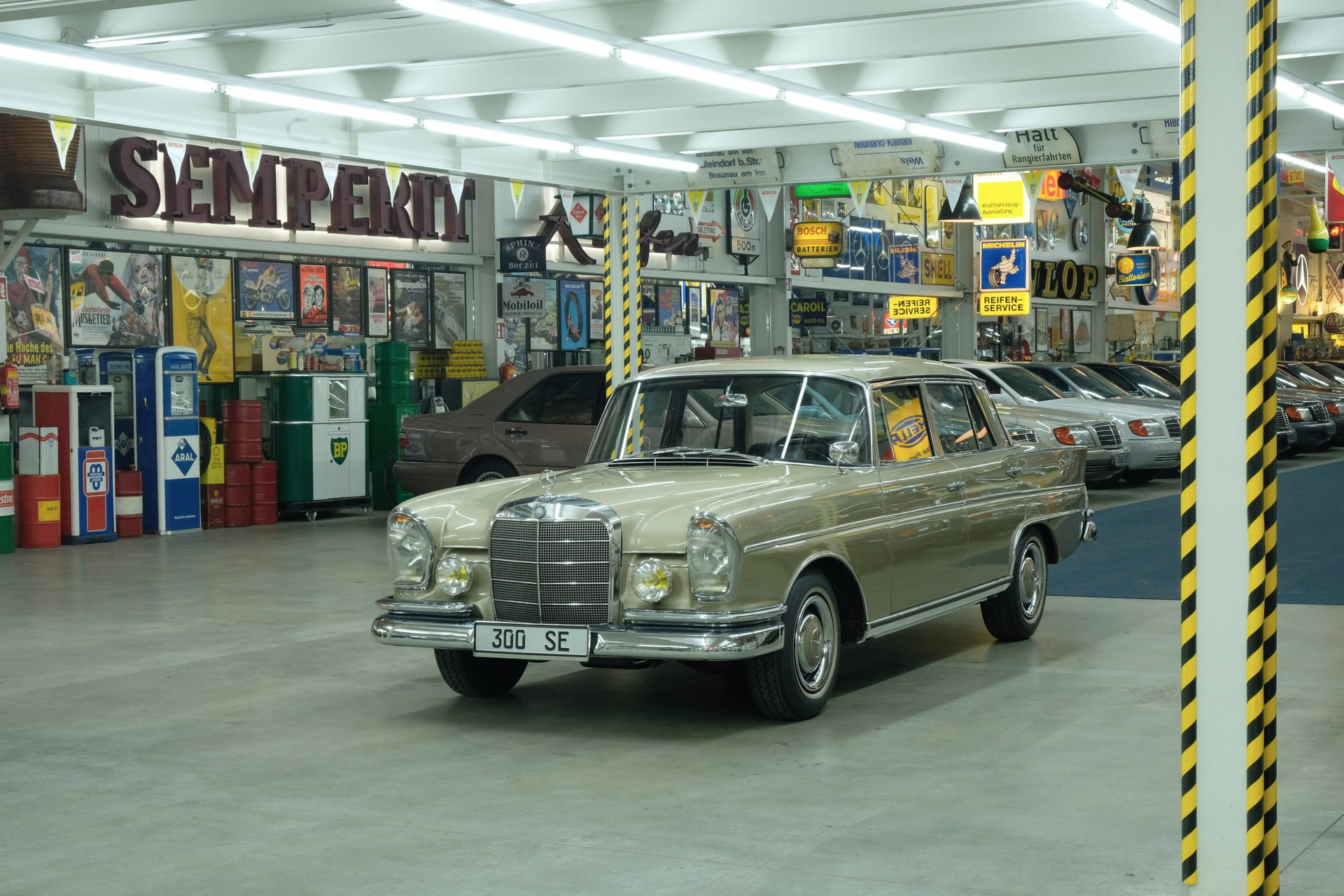1964 Mercedes-Benz S-Class Heckflosse - 300 SE, foto 2