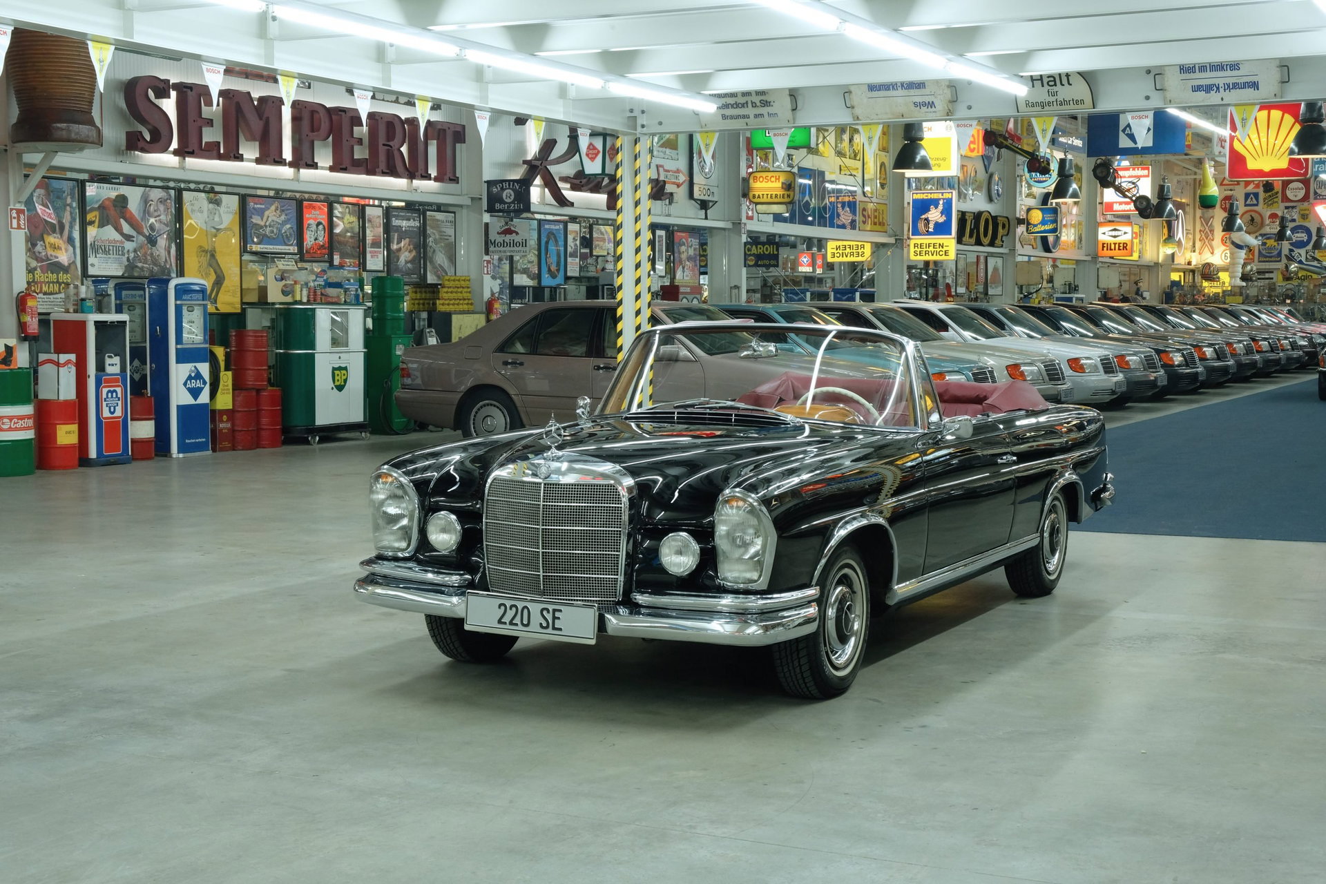 1963 Mercedes-Benz S-Class W111/112 - 220 SEb Cabriolet, foto 3