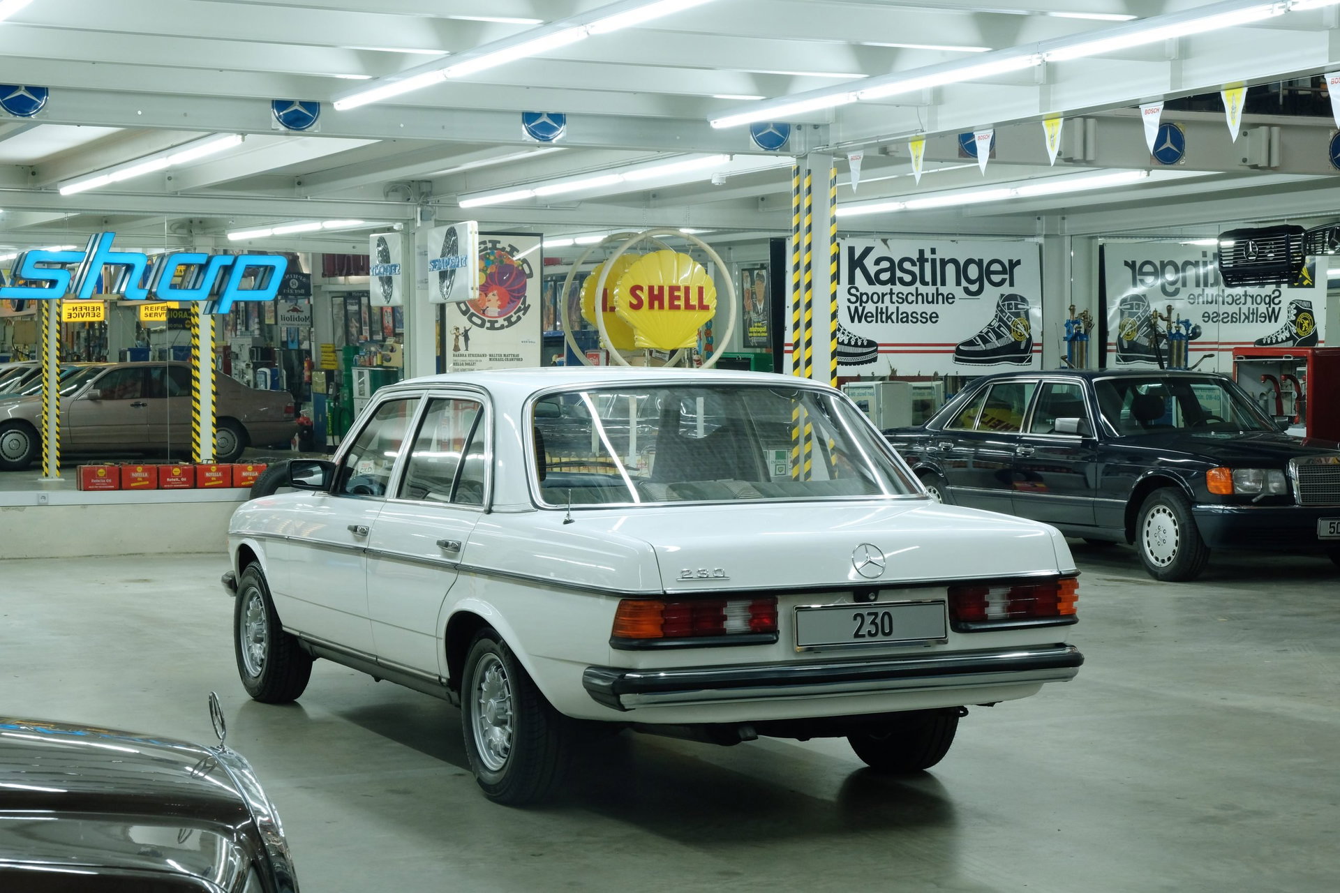 1977 Mercedes-Benz E-Class - 230, foto 4