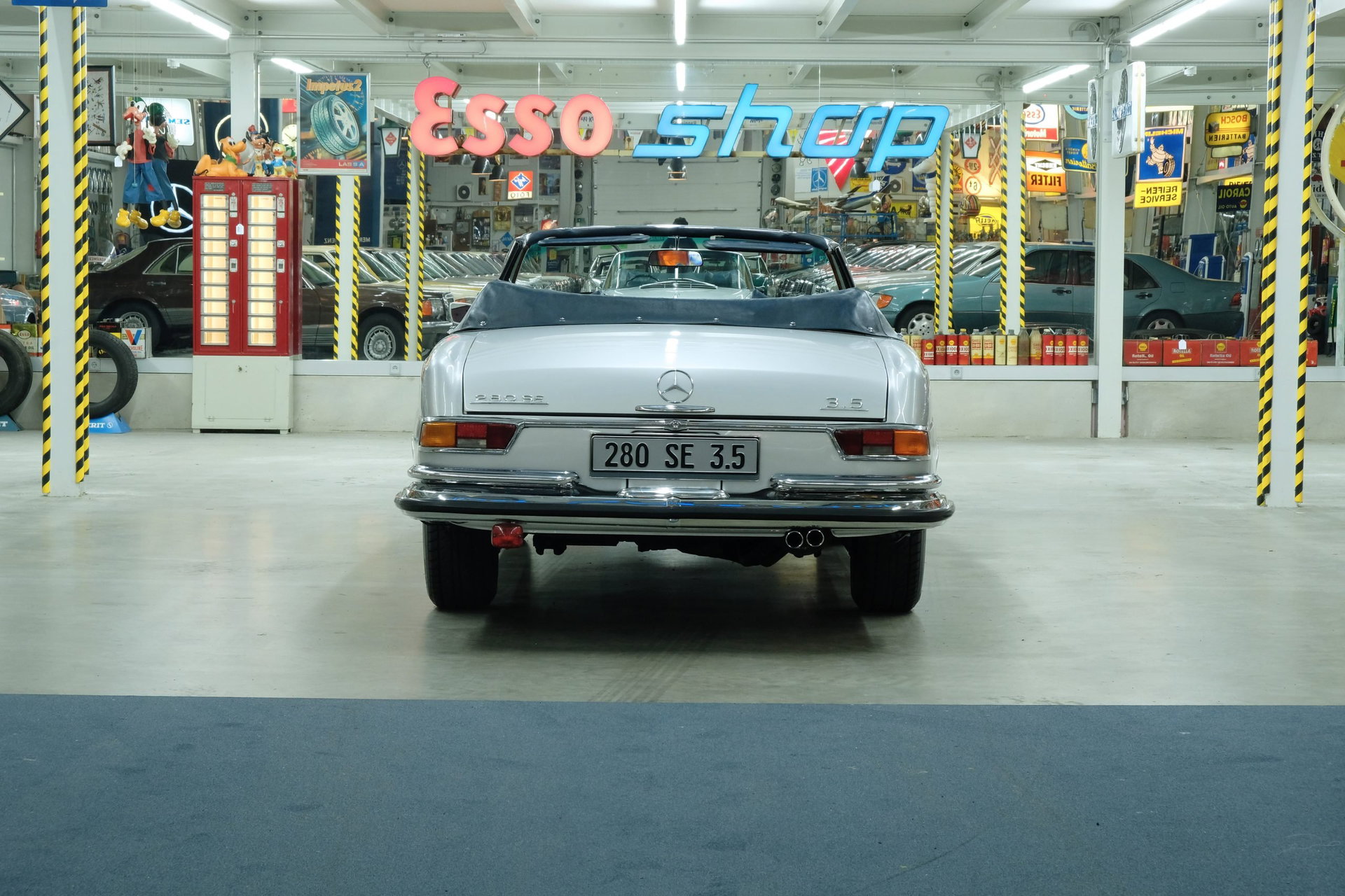 1970 Mercedes-Benz S-Class W111/112 - 280 SE 3.5 Cabriolet, foto 4