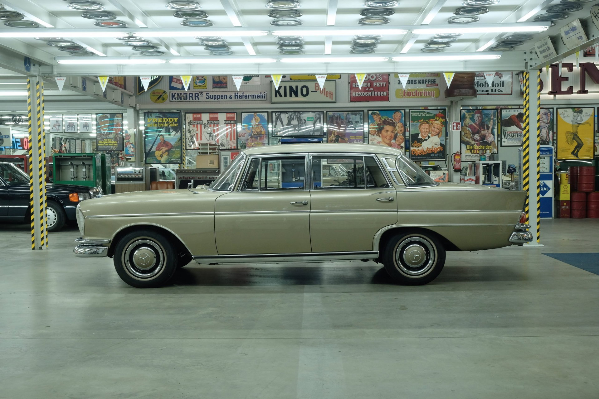 1964 Mercedes-Benz S-Class Heckflosse - 300 SE, foto 3